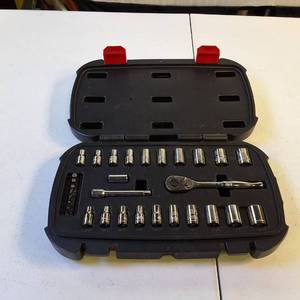 Husky 30-Piece 14 in. Drive Metric Socket Wrench Set