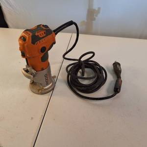 RIDGID 5.5 Amp Corded Compact Fixed-Base Router (Model R24012)