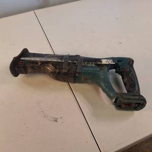 Makita 18V LXT Lithium-Ion Cordless Reciprocating Saw