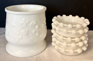 Milk Glass Vase & 5 Coasters - 4 14 in Tall, 4 14 in Dia