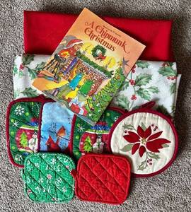 Round Table Linens - 6 Hot Pads & A Chipmunk Christmas Book