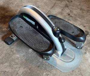 G - Stamina InMotion e1000 Elliptical