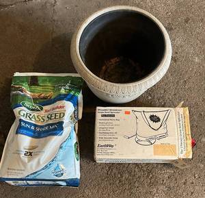 G - EarthWay EV-N-SPRED Shoulder Broadcast Seed Spreader & Scotts Grass Seed Sun & Shade Mix