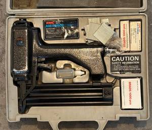 G - Mark 1 AF40 Heavy Duty Air Force Brad Nailer with 2000 Brads