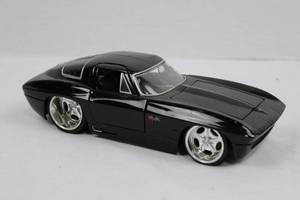 Jada Toys 1963 Chevrolet Corvette Sting Ray Coupe Die-Cast 124 No. 90345 - Black