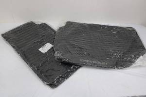 Chevrolet Floor Mat Set - GM 84134919 Front & Rear - Black