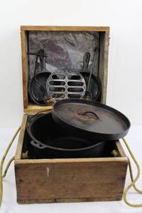 BB Vintage Cast Iron Cookware Set in Wooden Box
