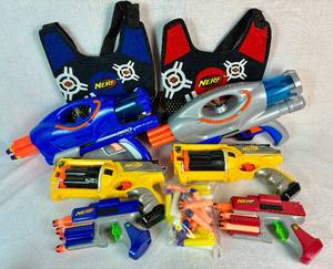 Nerf Bundle with 6 Nerf Toy Blasters, Ammunition and Vests
