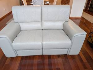 Chateau DAx Powered Reclining Leather Loveseat 66 in L x 38 in D x 35 in H