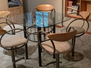 Elite Mfg California Glass Top Dining Table & 5 Chairs - 42 Dia, 35 H