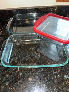Pyrex 9x13 Glass Baking Dishes & Anchor Hocking Glass Storage Dish with Red Lid (Lot of 3)