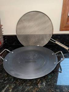 Paella Pan with Dual Handles & Mesh Splatter Screen - 12 in