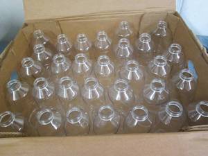 Lot of 30 48 oz plastic bottles, Al...