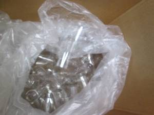 Lot of 100 16 oz plastic bottles Al...