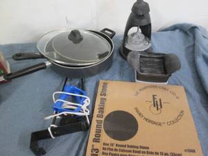 Kitchenware, Pampered Chef baking s...