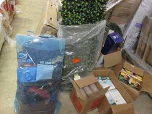 Lot of purses, decor, drink concent...