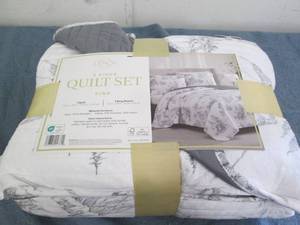 Lenox 3 piece king quilt set...