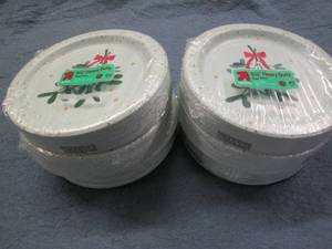 6 40 Count small paper plates...