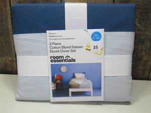 Room Essentials FullQueen Ivory & Blue Cotton Blend Sateen Duvet & Sham