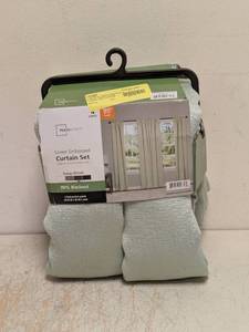 NEW MAINSTAYS GREEN EMBOSSED CURTAIN SET 4 PANELS