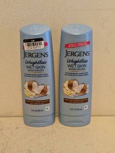 (2) NEW JERGENS WEIGHTLESS WET SKIN MOISTURIZER