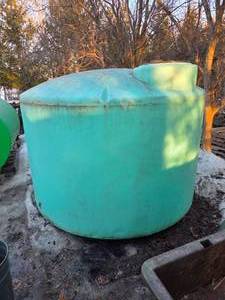 1500 Gallon Plastic Tank