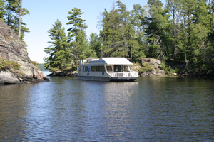 46' Houseboat Fishing Adventure (6-8 Guests) | May 8-11, 2026