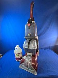 Hoover Powerscrub Deluxe Carpet Cleaner and 1 Gallon of Odogon Carpet Cleaner