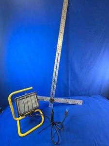 Work Light and Adjustable 4ft T-Square