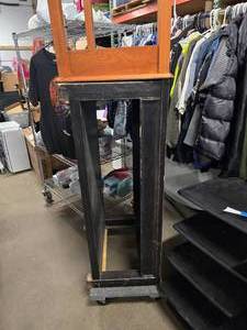 Coffee Table and End Table would Make a Nice Project for Refinishing