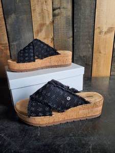 New Women's Minnetonka Moccasins Black Distressed Denim Posey 11M