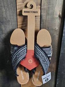 New Minnetonka Moccasins Black Pepper Sandals Womens Size 8