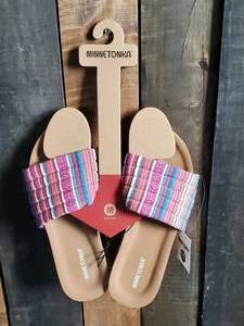 New Minnetonka Moccasin Desert Print Sandals Womens 11m