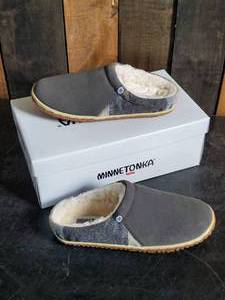 New Minnetonka Moccasin Tahoe Clog Grey Unisex Size 7m