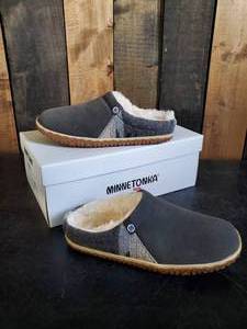 New Minnetonka Moccasin Unisex Tahoe Clog Grey Size 6