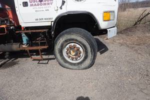 1995 Ford L9000 Flatbed With Mounted Fassi F330 Knuckle Boom Crane