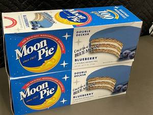 UT 5 - Moon Pie Blueberry 9 Double Decker Pies - 2 Boxes