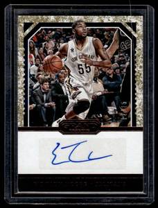 ETwaun Moore 25 Auto 2016-17 Grand Reserve #34 Numbered 1225 Basketball Card