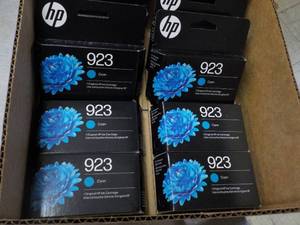 8 Cyan 923 Ink Cartridges...