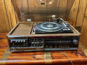 Powers on -Sony Stereo Music System with Built-In Turntable see note