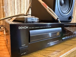 Working vintage Denon DCD-520 Compact Disc Player with pair of Audio Engine Speakers, Deep, rich sound.