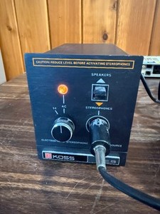 Vintage Koss ESP-9 Electrostatic Stereophone system with its accompanying E-9 Energizer. Powers on.