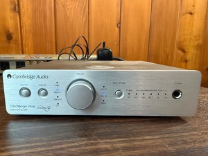 Powers on  Cambridge Audio DacMagic Plus Digital-to-Analog Converter (DAC)