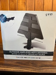 Model Similar to the Winegard Elite 7550. In box