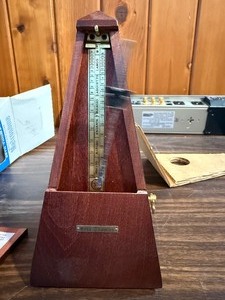 New in box Vintage This item is a vintage Seth Thomas Metronome de Maelzel.
