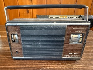 Sony Super Sensitive 9 Transistor Radio