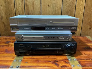 DVD Players & VHS VCR Combo Electronics Lot