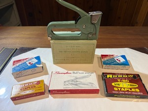 Vintage Staplers by Swingline&Arrow plus vintage staples.