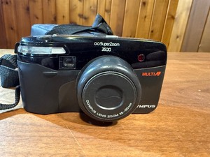 Olympus Infinity SuperZoom 3500 35mm point-and-shoot film camera