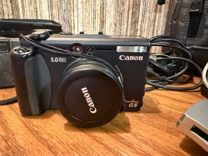 Vintage Canon PowerShot G5 &Kodak Instamatic